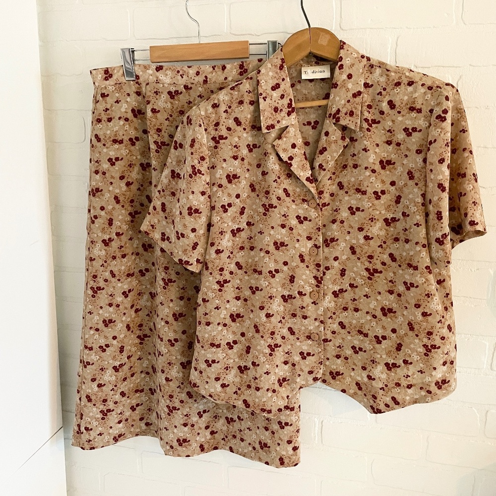Vintage 2 pieces set skirt Blouse Button down floral print Coquette Sz 16